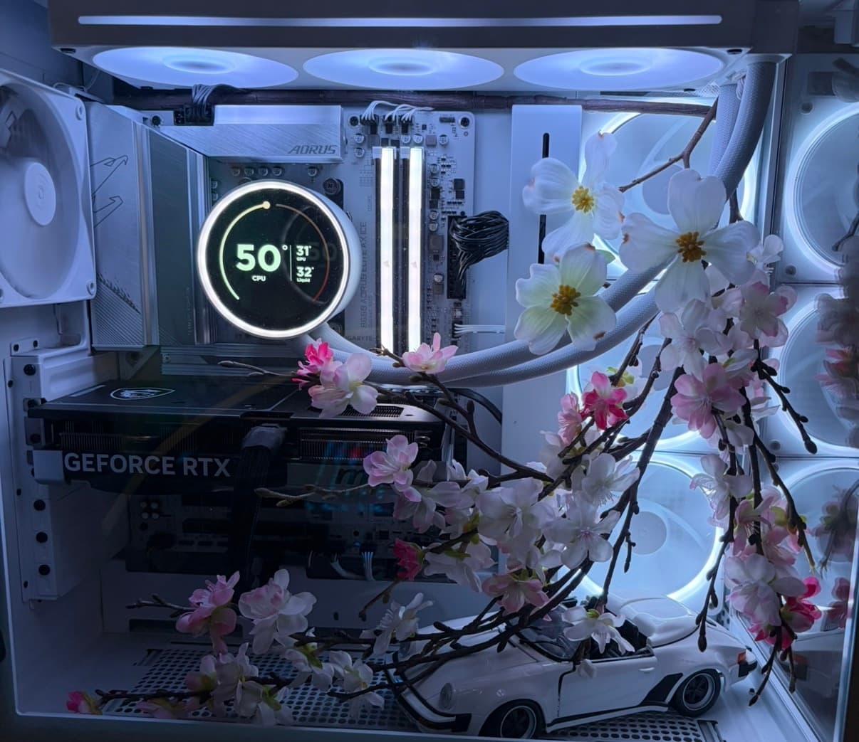 Reid's white PC build